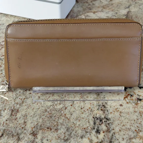 Coach Brown Leather Zip Around Wallet - Picture 2 of 9